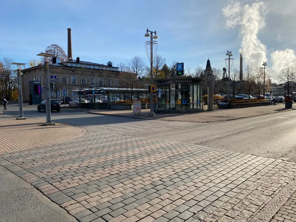 autopesu tampereen keskustassa